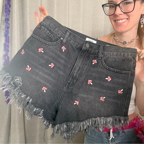 Simple Black Denim Shorts with Red Mushroom Embroidery Detail - Picture 2 of 3
